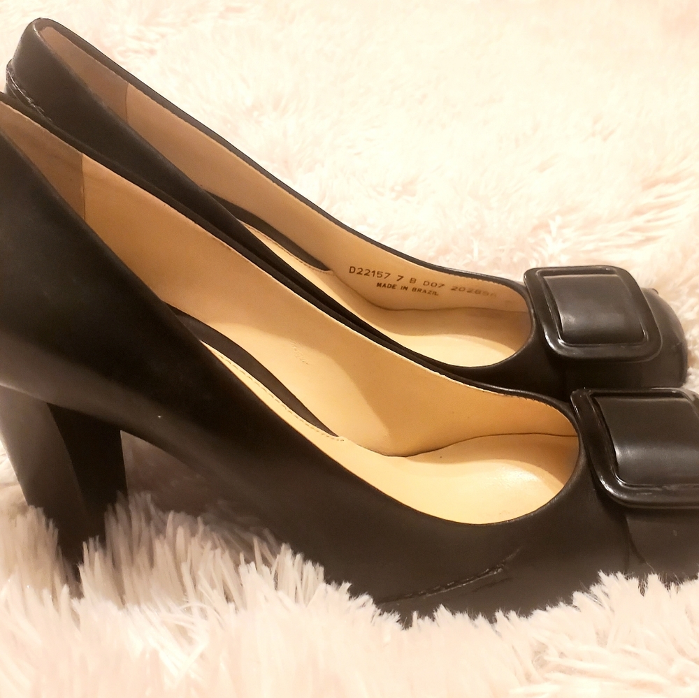 Womens Cole Haan size 7 Black Pumps